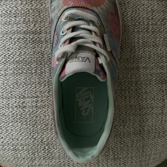 Vans Women’s Sneakers - Picture 14 of 16